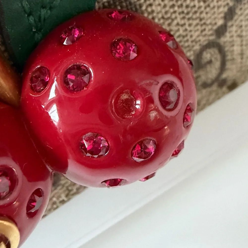 🍒 Gucci GG Supreme Cherry Crystal Compact Wallet - Picture 4 of 13